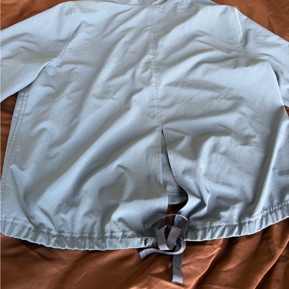 Victoria’s Secret Sport Lightweight Hooded Jacket – Size Medium – Neutral Grey - Picture 4 of 6